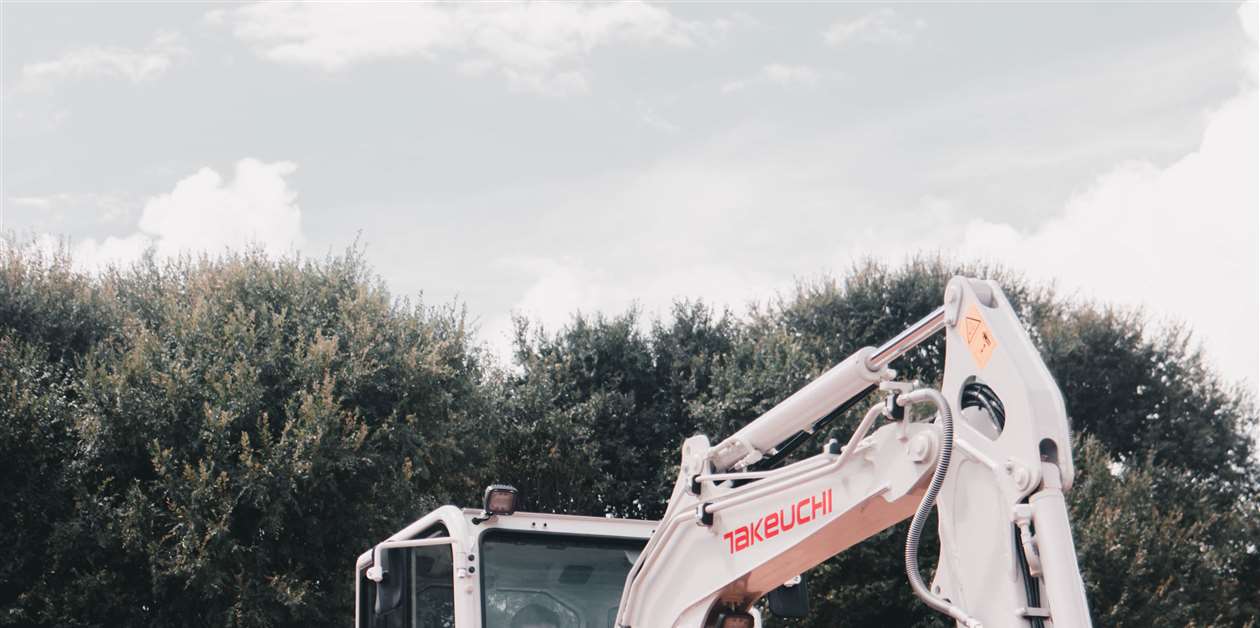 Takeuchi lanza nueva excavadora de giro corto Construcción