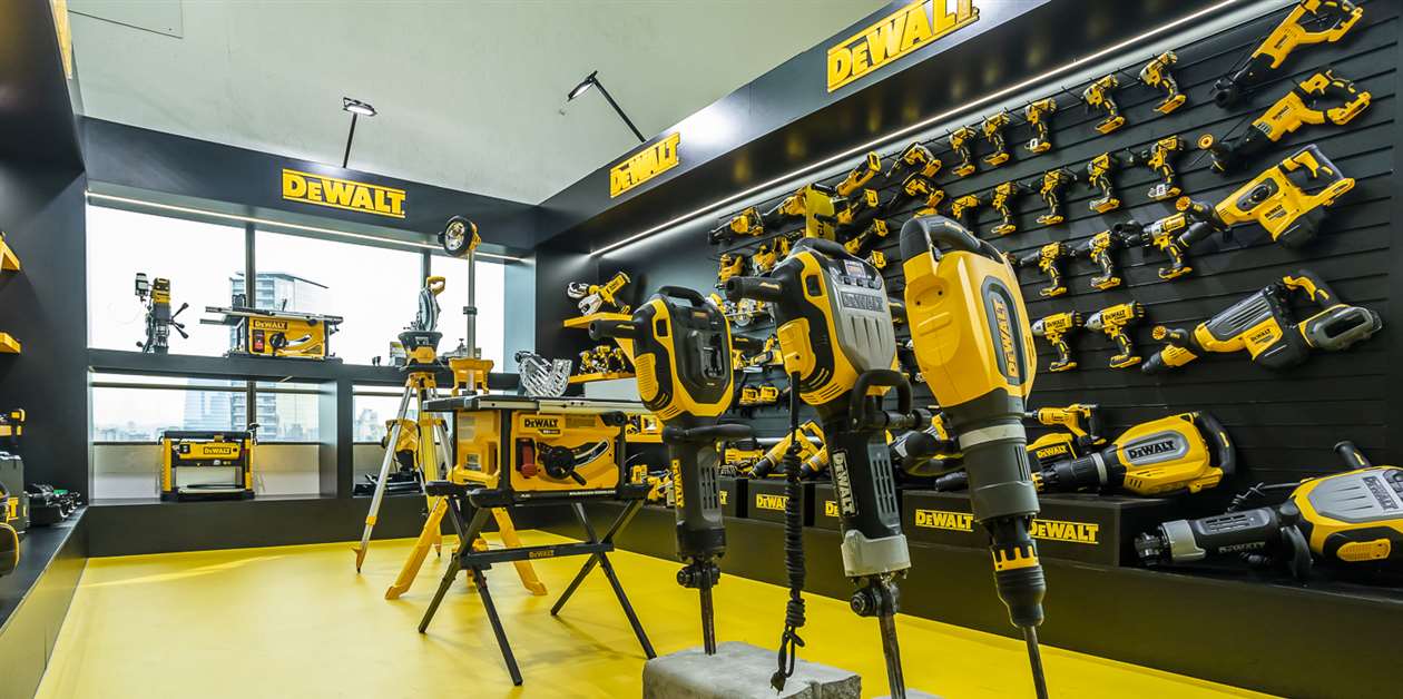 Herramientas de mano, Las herramientas manuales de DEWALT han sido  diseñadas para profesionales exigentes como tú y fabricadas bajo los  estándares de innovación más rigurosos., By DEWALT