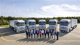 Mercedes-Benz GenH2 truck begins field trials